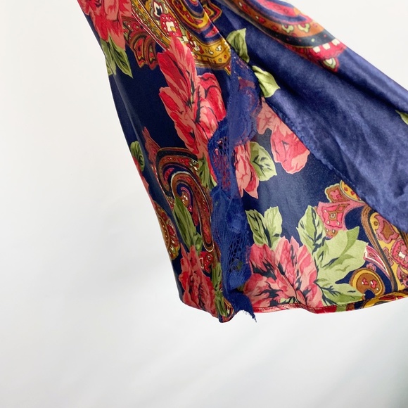 Vintage Victorias Secret Navy Paisley Lace CHemise - Picture 5 of 8